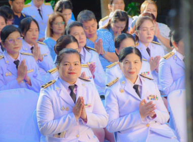 พิธีเจริญพระพุทธมนต์ ทำบุญตักบาตร ถวายพระราชกุศล ... พารามิเตอร์รูปภาพ 3