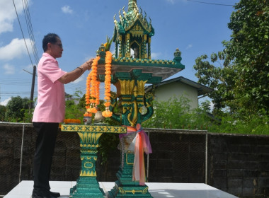 กิจกรรม ทำบุญเจริญพระพุทธมนต์และถวายภัตตาหารเพลแด่พระสงฆ์ ... พารามิเตอร์รูปภาพ 3