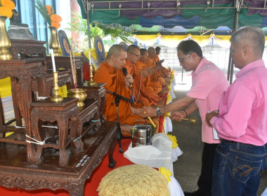 กิจกรรม ทำบุญเจริญพระพุทธมนต์และถวายภัตตาหารเพลแด่พระสงฆ์ ... พารามิเตอร์รูปภาพ 17