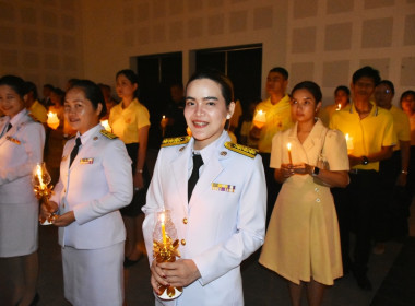 พิธีถวายเครื่องราชสักการะและวางพานพุ่ม ... พารามิเตอร์รูปภาพ 13