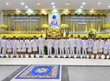 พิธีถวายเครื่องราชสักการะและวางพานพุ่ม ... พารามิเตอร์รูปภาพ 16