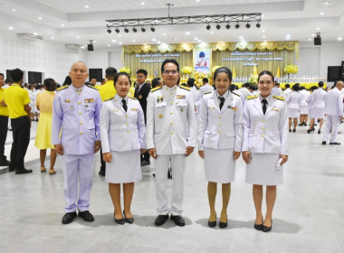พิธีถวายเครื่องราชสักการะและวางพานพุ่ม ... พารามิเตอร์รูปภาพ 17