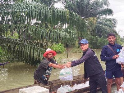 เปิดโรงครัวทำข้าวกล่องเพื่อนำไปแจกให้กับผู้ประสบอุทกภัยในพื้นที่ คทช. ... พารามิเตอร์รูปภาพ 1