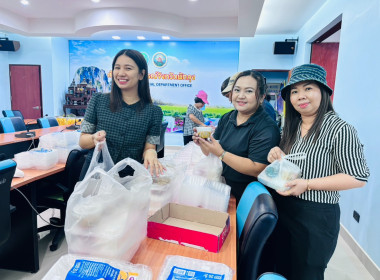 เปิดโรงครัวทำข้าวกล่องเพื่อนำไปแจกให้กับผู้ประสบอุทกภัยในพื้นที่ คทช. ... พารามิเตอร์รูปภาพ 10