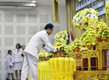 พิธีวางพุ่มดอกไม้ถวายบังคม พารามิเตอร์รูปภาพ 5