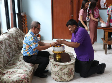 พิธีรดน้ำขอพร เนื่องในวันสงกรานต์ ปี 2566 พารามิเตอร์รูปภาพ 30