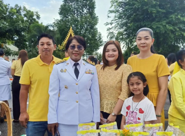 ร่วมพิธีเจริญพระพุทธมนต์เเละทำบุญตักบาตรถวายพระราชกุศล ... พารามิเตอร์รูปภาพ 1