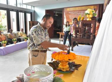 พิธีรดน้ำขอพรวันสงกรานต์ ประจำปี 2567 พารามิเตอร์รูปภาพ 65