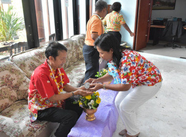 พิธีรดน้ำขอพรวันสงกรานต์ ประจำปี 2567 พารามิเตอร์รูปภาพ 141